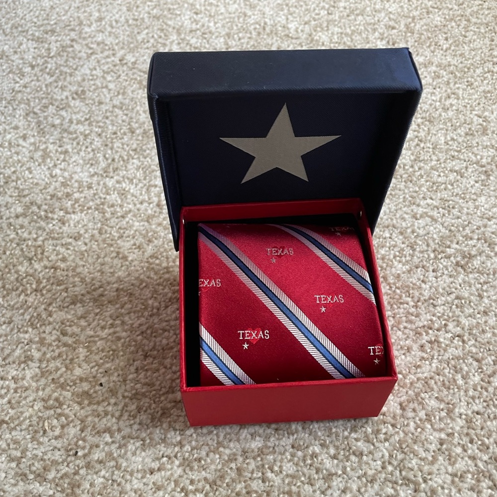 NWT - Texas Red Striped Men's Tie